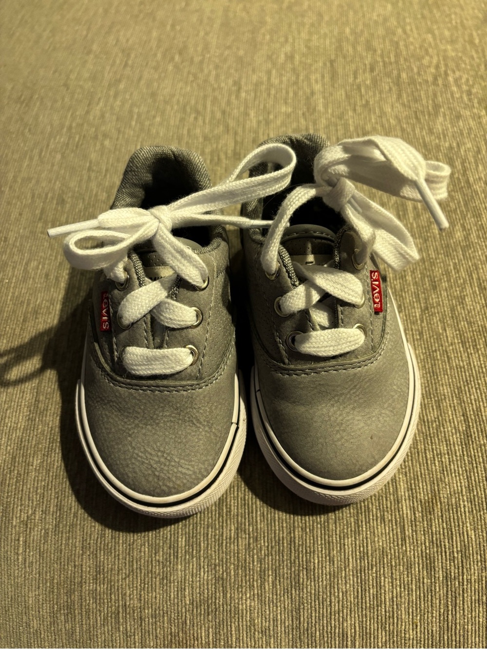 Levi's Toddler Gray Canvas Lace-Up Sneakers size 5 - Picture 1 of 4